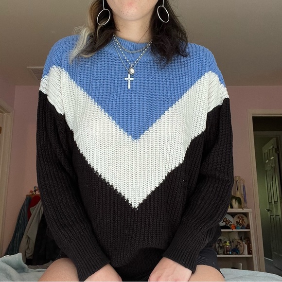 80s Inspired Black White Blue Chevron Ski Chunky Knit Sweater - Picture 3 of 5